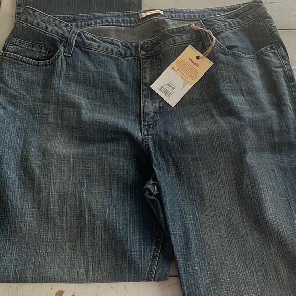 Wrangler Women’s Jeans 20W M Bootcut Vintage XHatch Rinsed Blue Denim - Picture 1 of 8